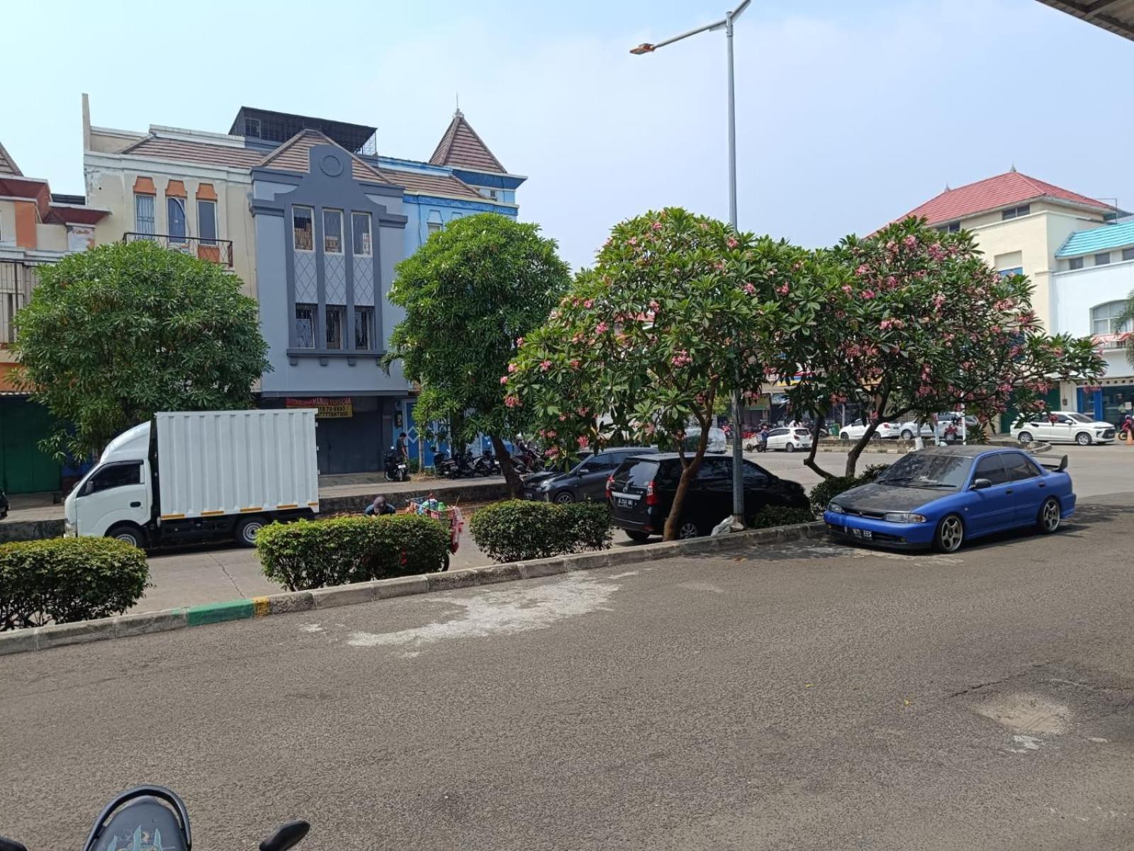 Ratana Cengkareng Syariah Hotel Jakarta Kültér fotó